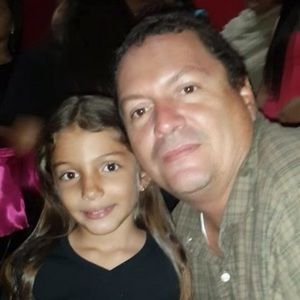 Meet your Posher, Carlos